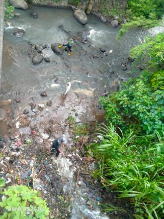 pemdesa dan Staf Kecamatan Busungbiu  Gelar Kebersihan